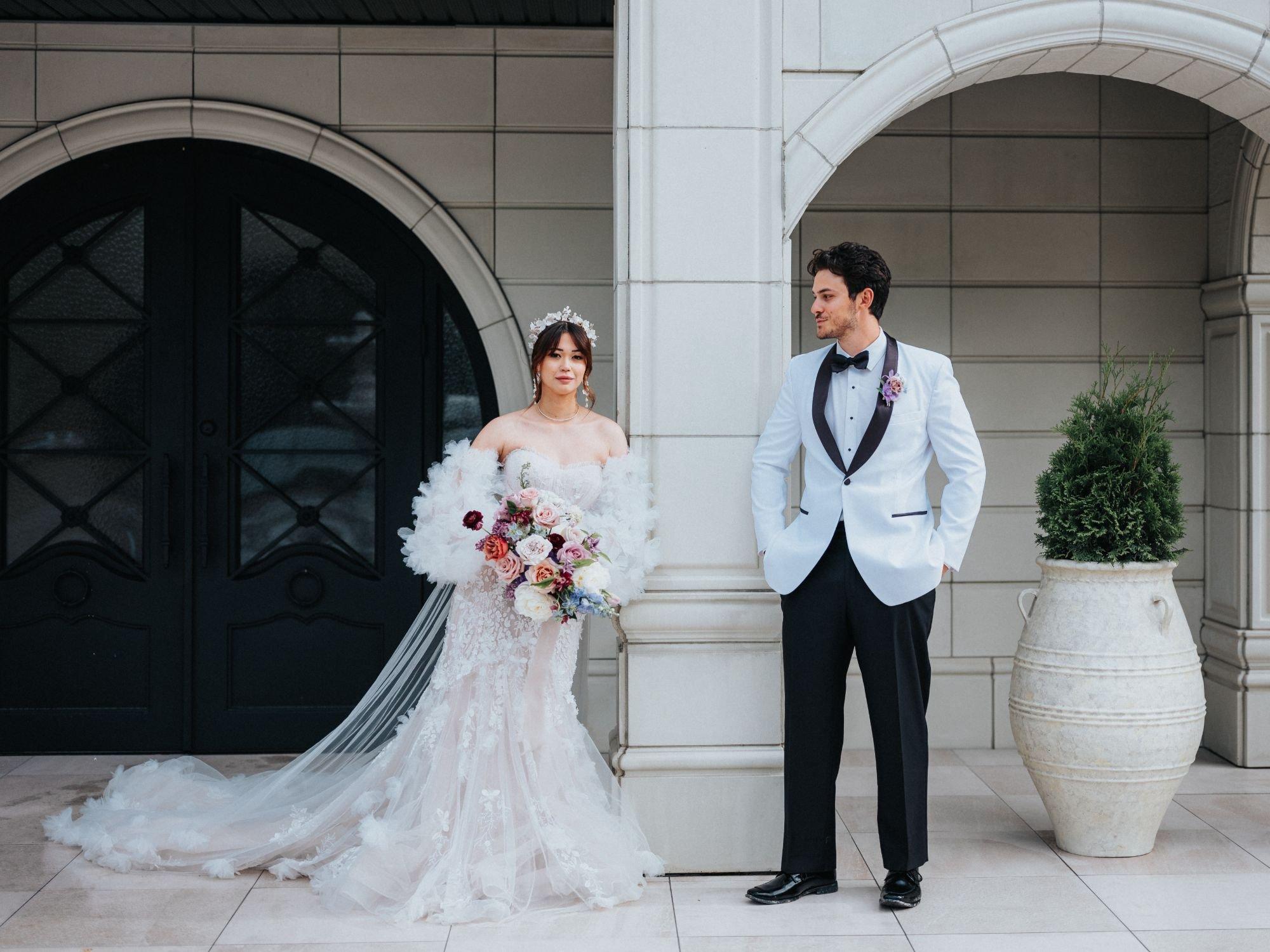 carousel-hero-element image-0